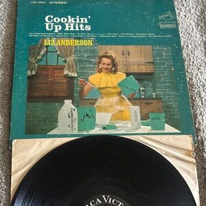 Liz Anderson "Cookin' Up Hits" Vinyl Record -